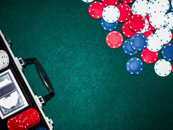 Montando o Kit de Poker Perfeito: Fichas, Maletas e Mais
